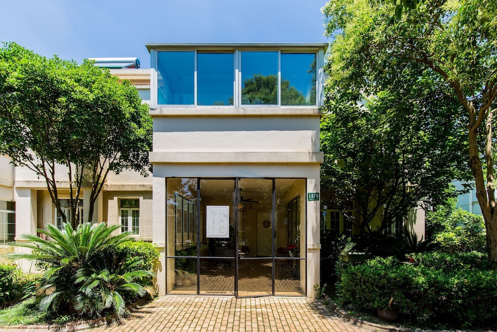 Cambridge Villa with 5 BRs