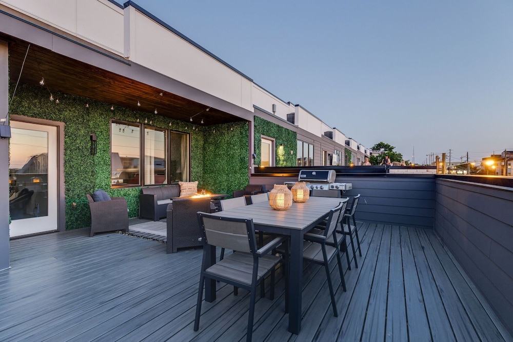 Downtown Dolly - Heart of Gulch - Rooftop Hot Tub