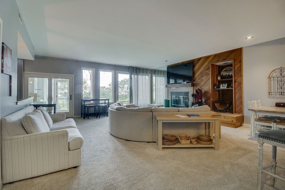 All-season Fun! Wintergreen Resort Condo w/ Views view 5
