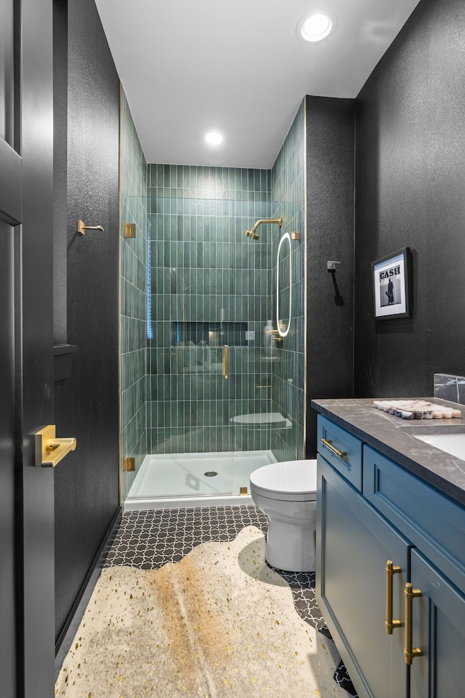 Modern Cowboy - Private Balcony - Mins To Broadway