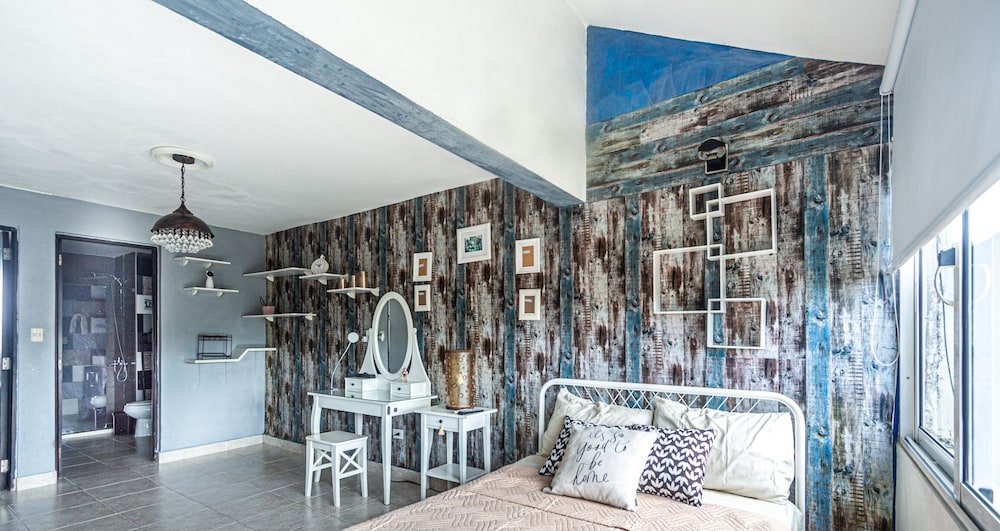 Artist's Loft With Private Jacuzzi & Roof Terrace