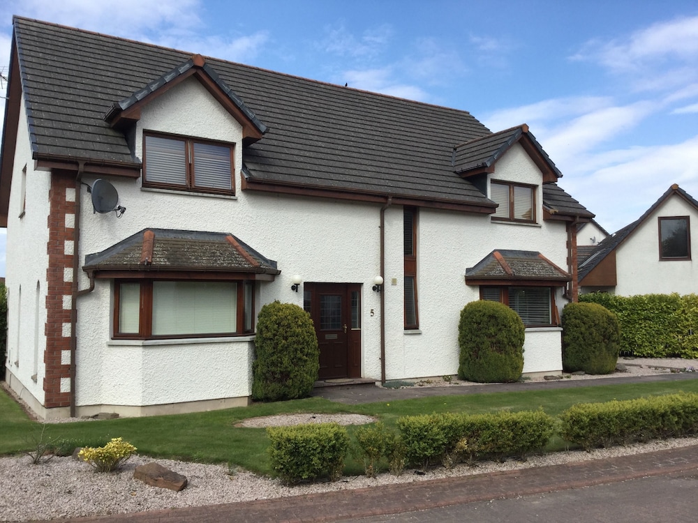 Inverness Apartments - West Heather
