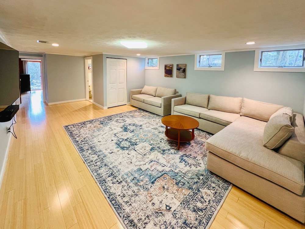 Peaceful New Buffalo Home: Walk to Lake Michigan! view 2