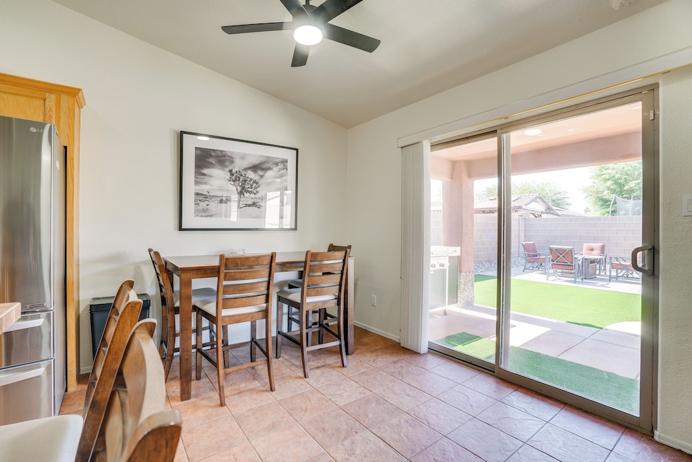 Near Golf Courses: Poolside Paradise in Yuma!