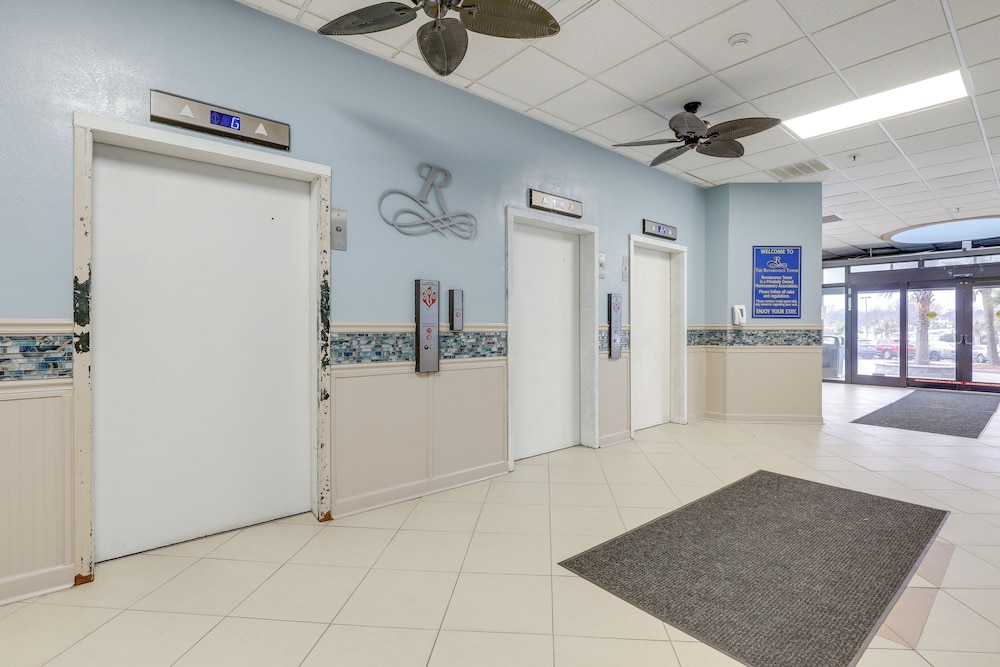 Steps to Sand: Condo w/ Pools in Myrtle Beach