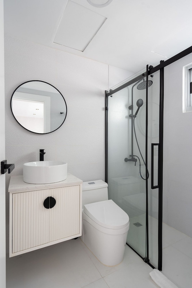 Shalom Residences By YellowKey
