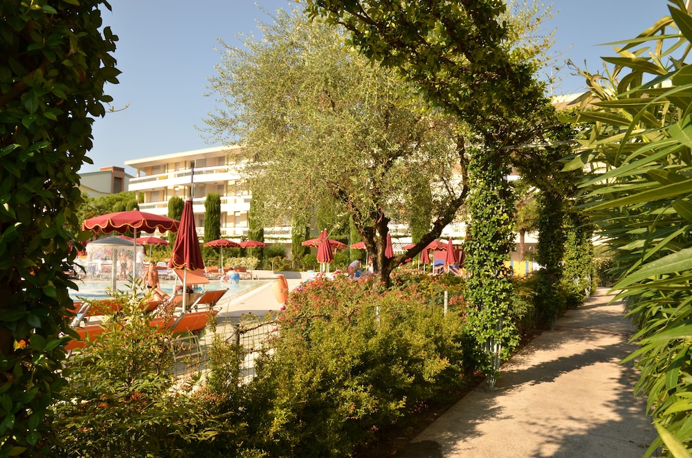 Super Villaggio Planetarium Resort one Bedroom Apartment Sleeps 4 Persons