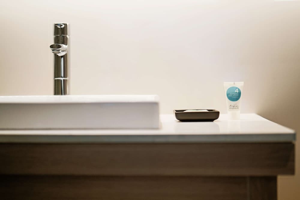 Hyatt Place Bangkok Sukhumvit 24 25