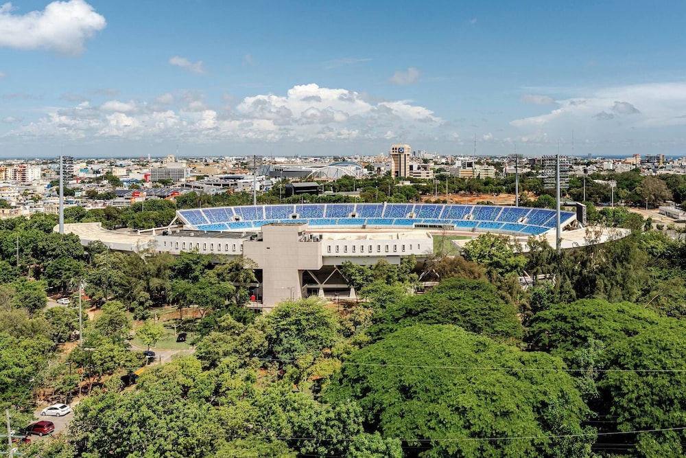 Luxurious Santo Domingo Apartment in Heart of the City, Wifi, Pool, Parking Free