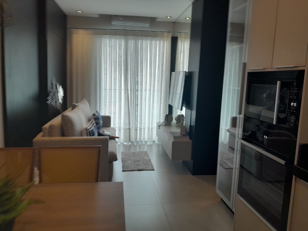 Your Exclusive Stay Just Steps From the sea in Meia Praia - FFS II