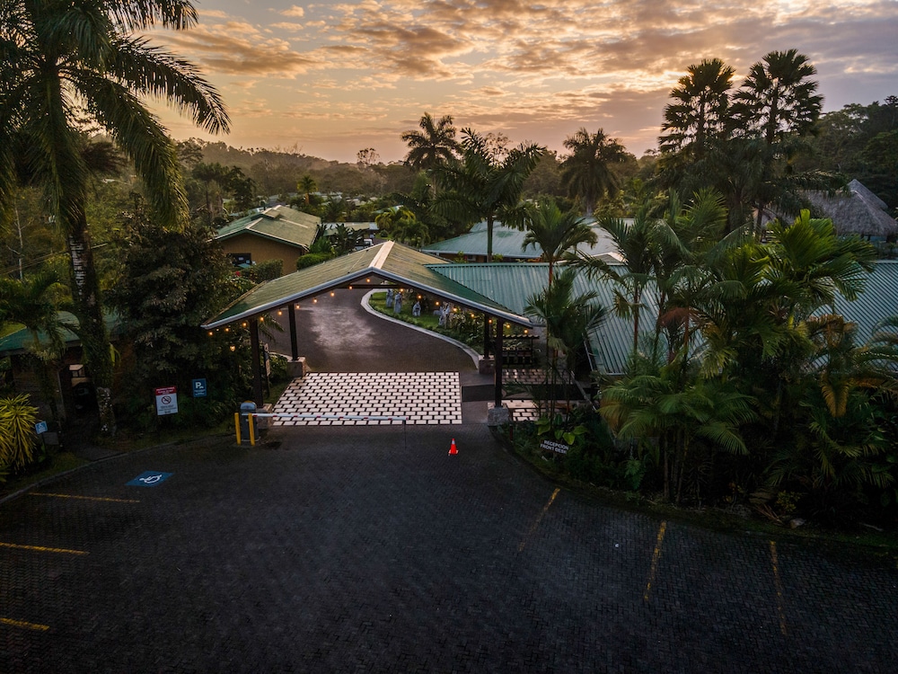 Hotel Arenal Manoa & Hot Springs Resort