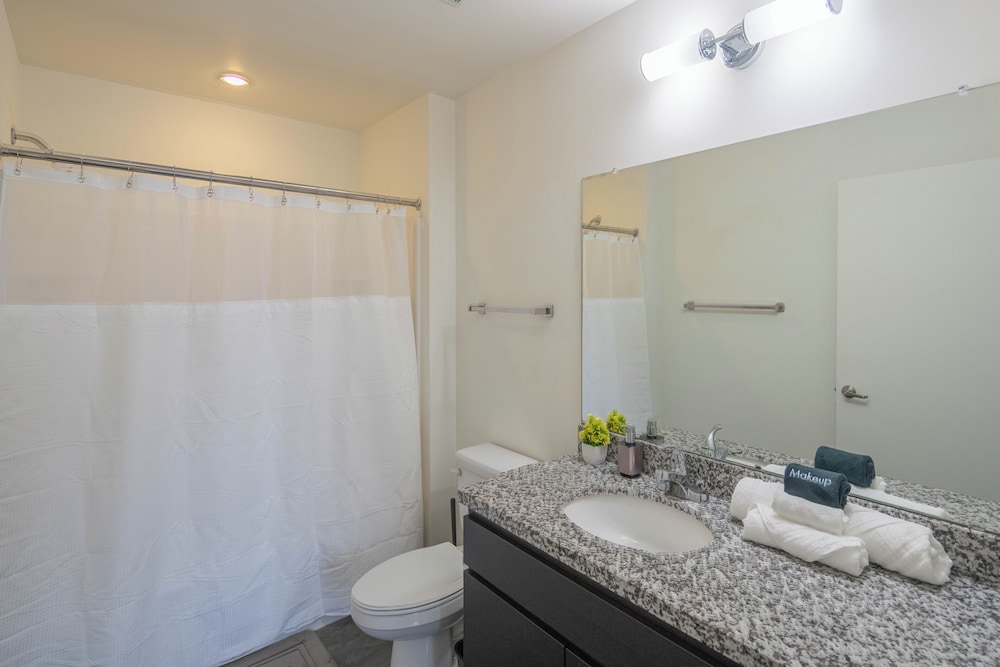 ROVE LIVING/KL - Roosevelt Point