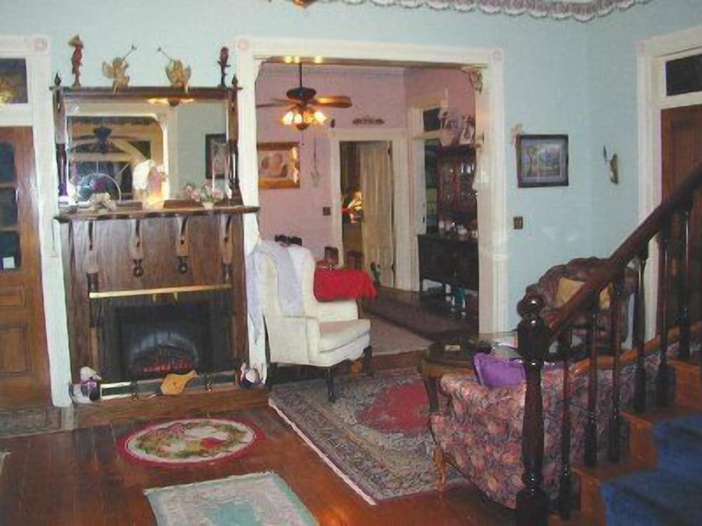 Robins Nest Bed & Breakfast