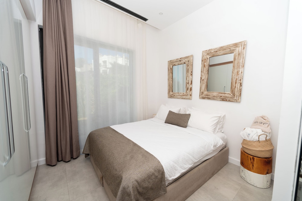 Marinhill High Luxury Property