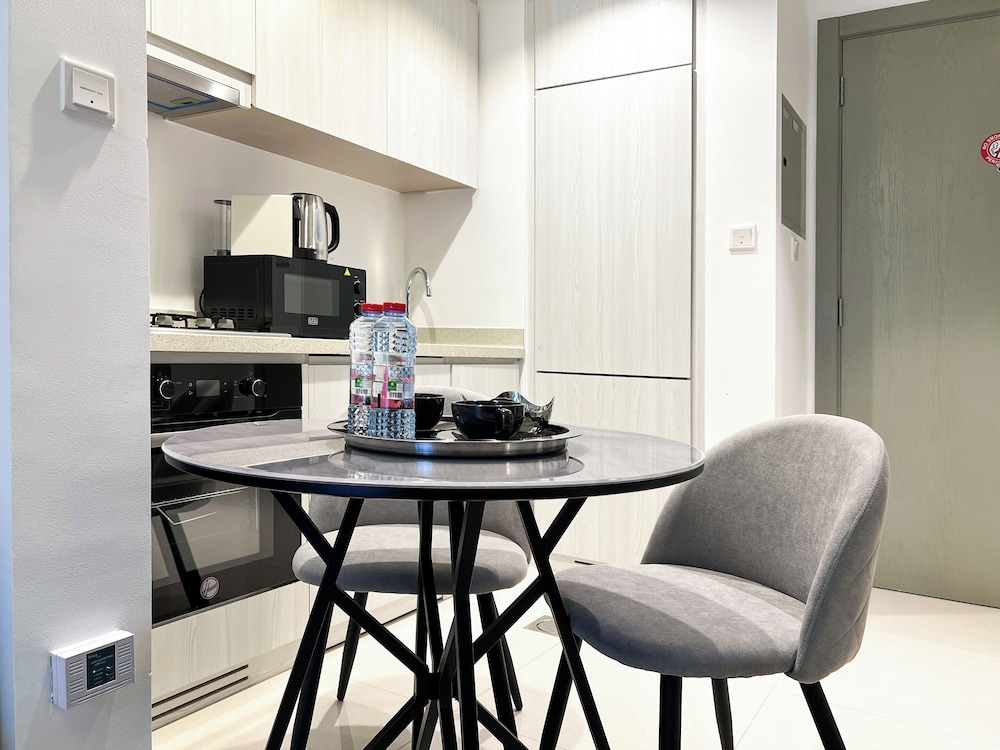Zada Tower -  Modern 1 BR Apart