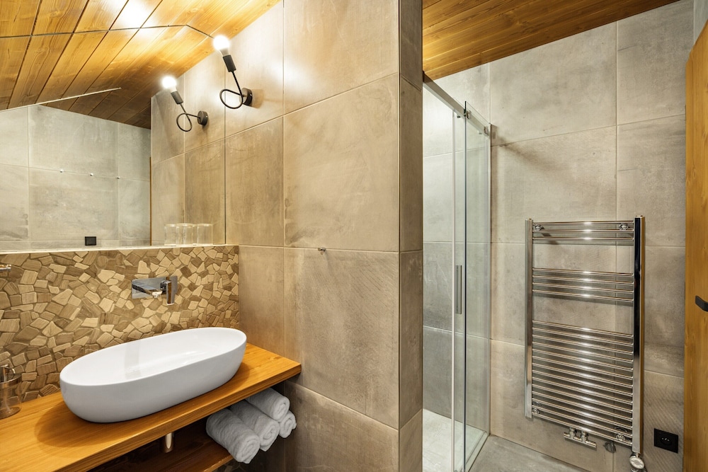 Villa in Cerny Dul With Pool & Sauna