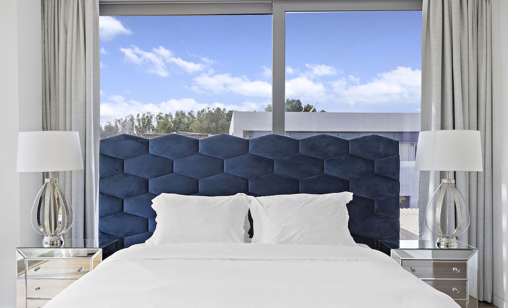 WelHome - Extraordinary Giant Water Villa on Nurai Island