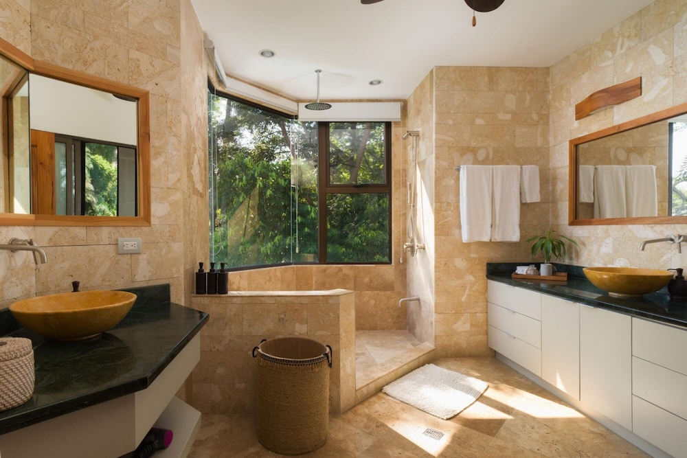Stunning 7 BR Villa Manuel Antonio Sanctuary