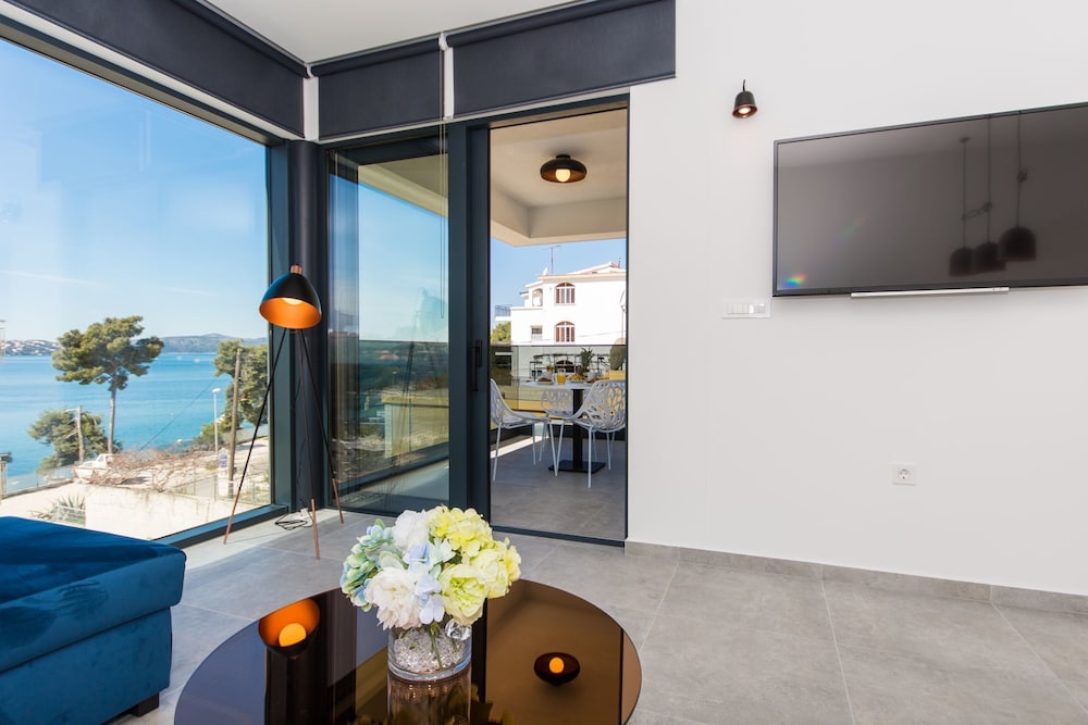 Luxury Apartments Royal M with Pool