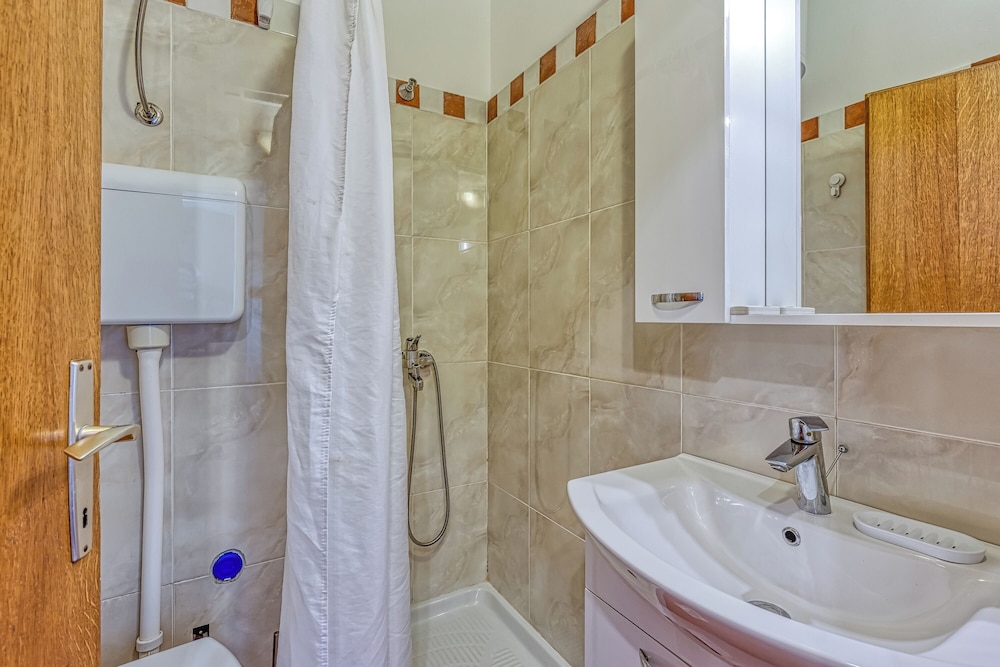Valdarke Sea View Apartment