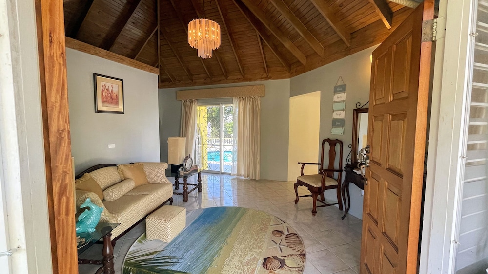 Ironshore Sugarmill Villa W Private Pool 6 Bedroom Villa