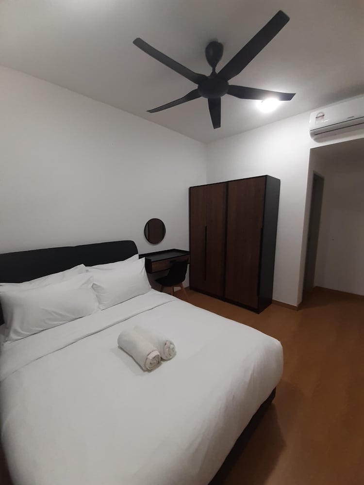 Maya Bay Residences