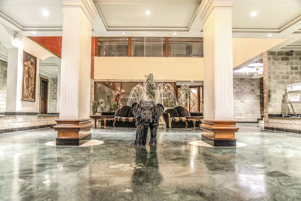 Lobby & Reception