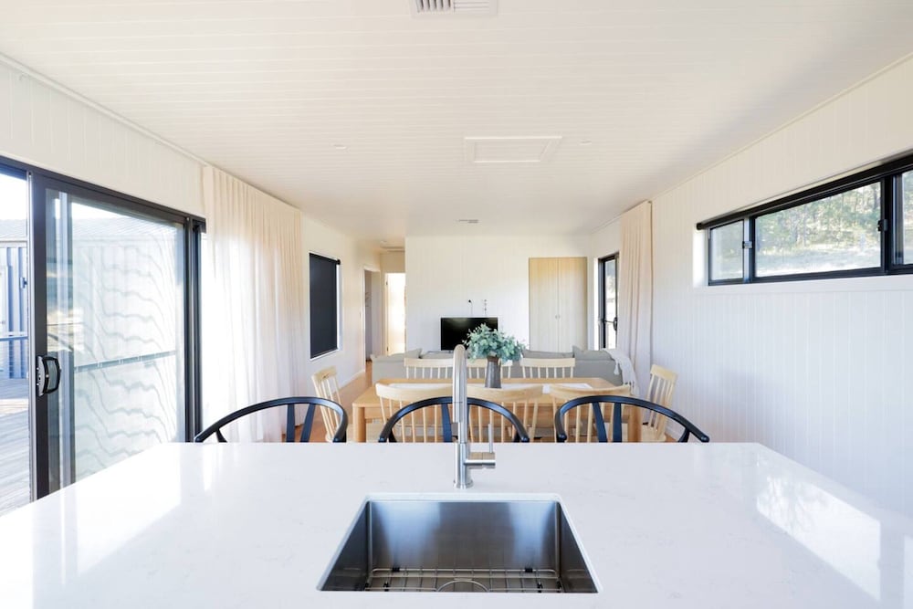 Off-grid Farm Stay With Scenic Views