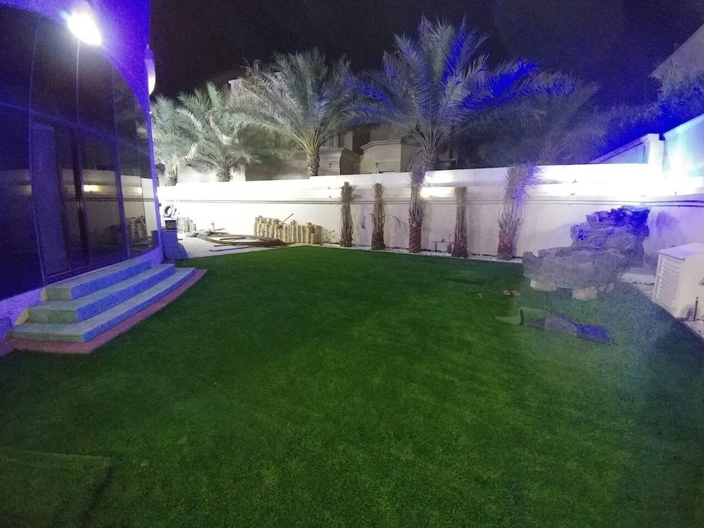 Emirates Hills Lake View Villa