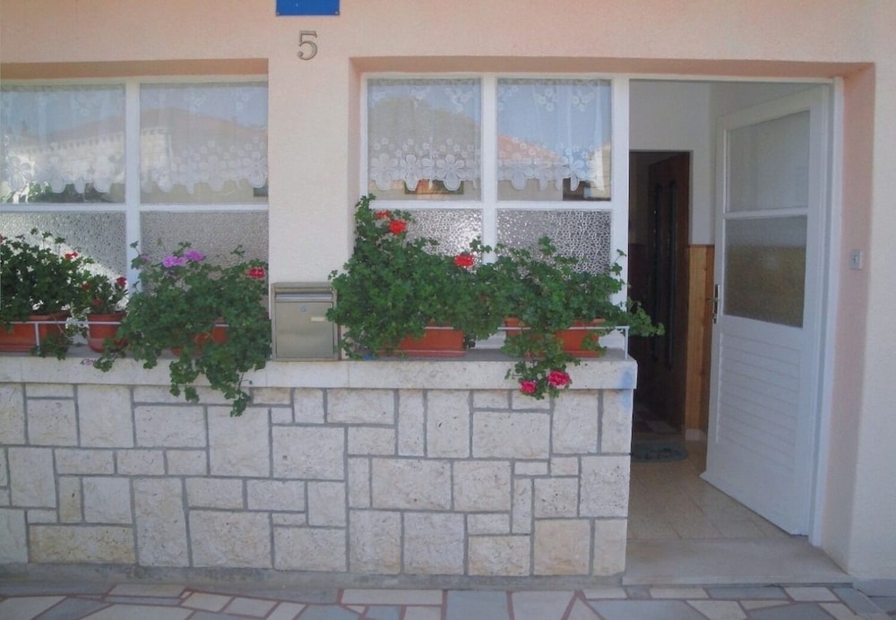 Liza - 80 M From the sea - A3 view 3