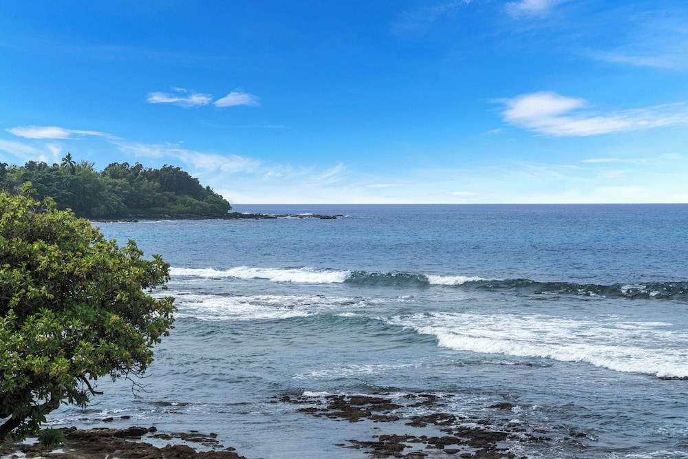 Ocean Front - Watch Dolphins From the Lanai - Wi-fi - Next to Beach- Vrkcv