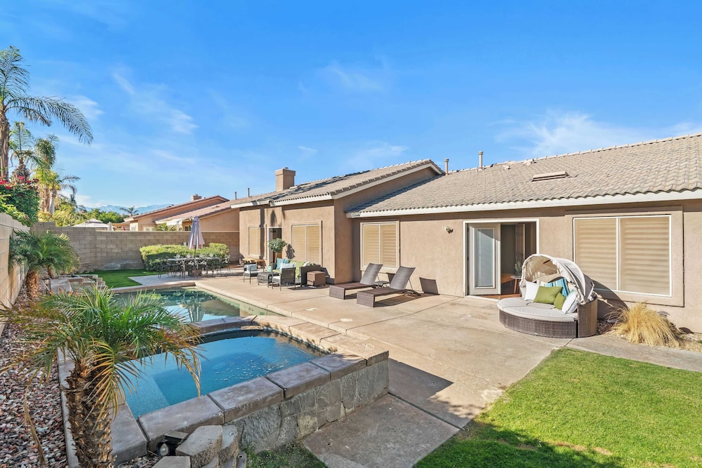 La Quinta Desert Haven Luxe Stay w/ Private Pool, Hot Tub, Pool Table
