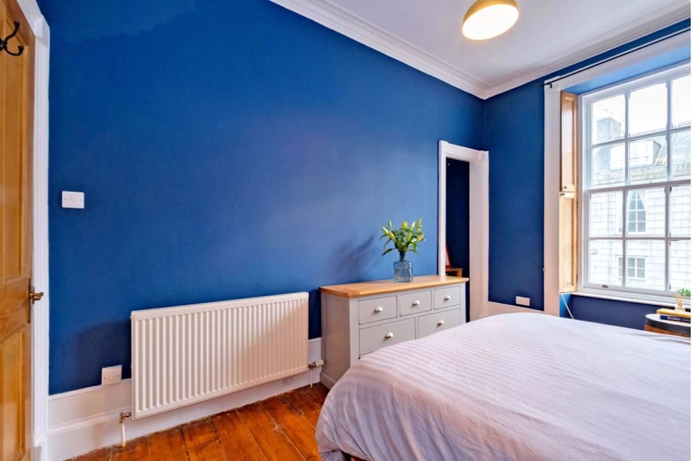 City Centre - 1 Bed - Sleeps 2 - Pet Friendly view 2