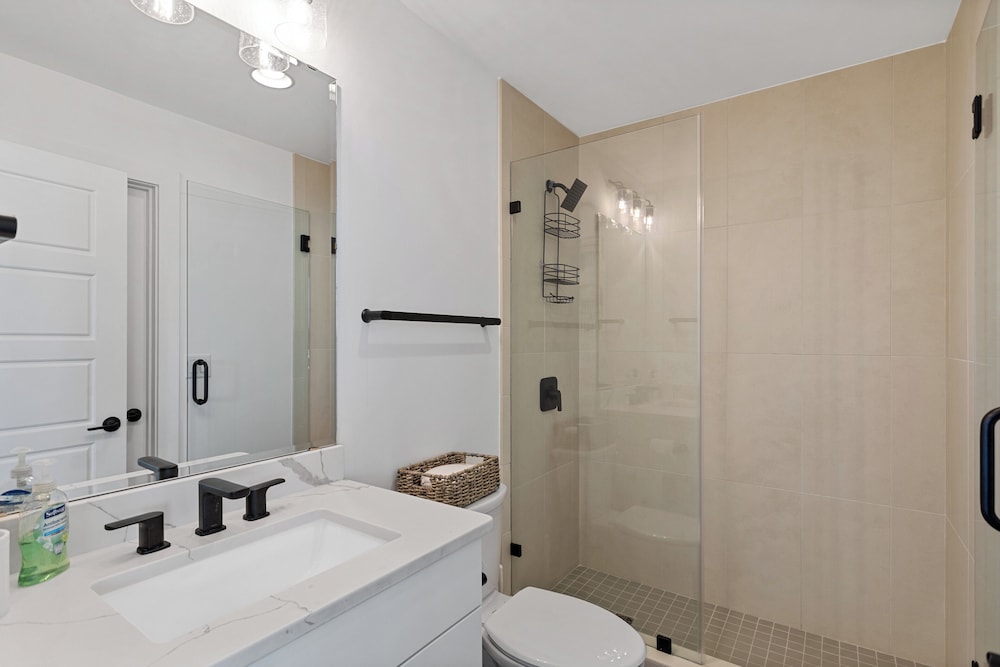 Boardwalk Pent House by Carolina Retreats