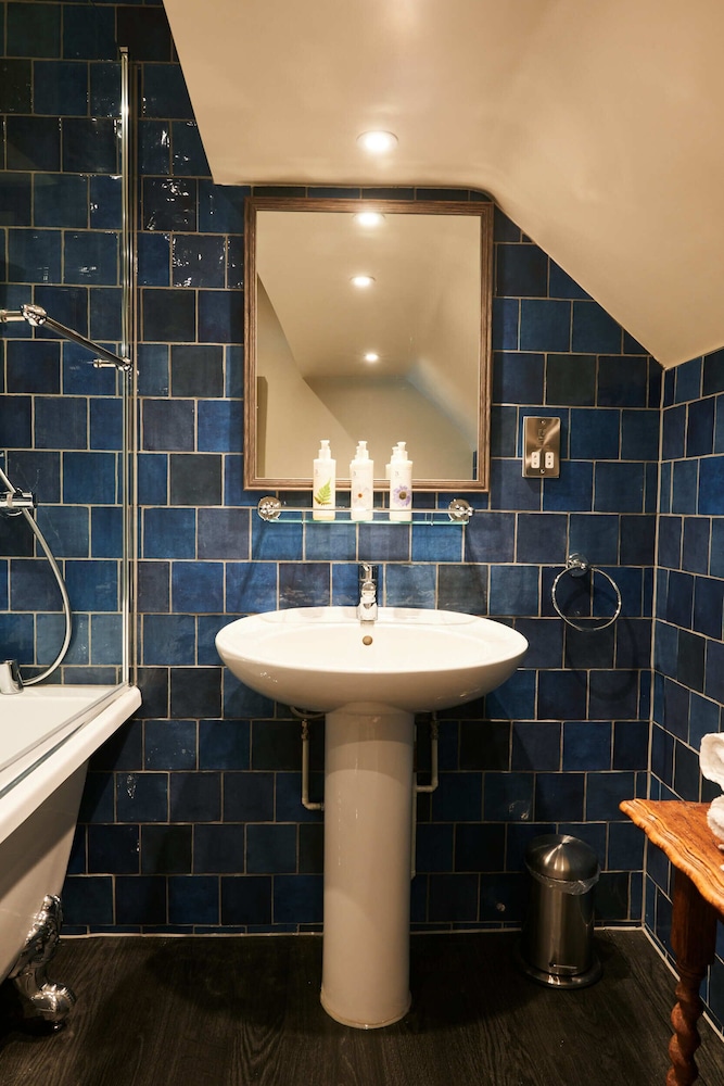 Woodstock Vacations - Kings Arms Hotel - Property Image 8