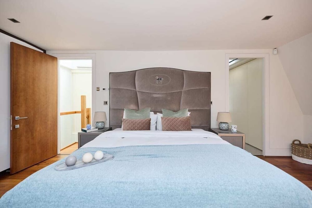 The Radnor Mews Residence Stylish 3bdr Mews House