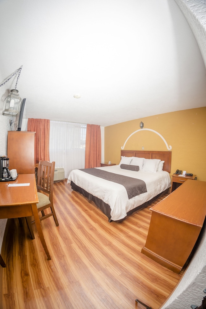 Howard Johnson Calle Real Morelia - Property Image 48
