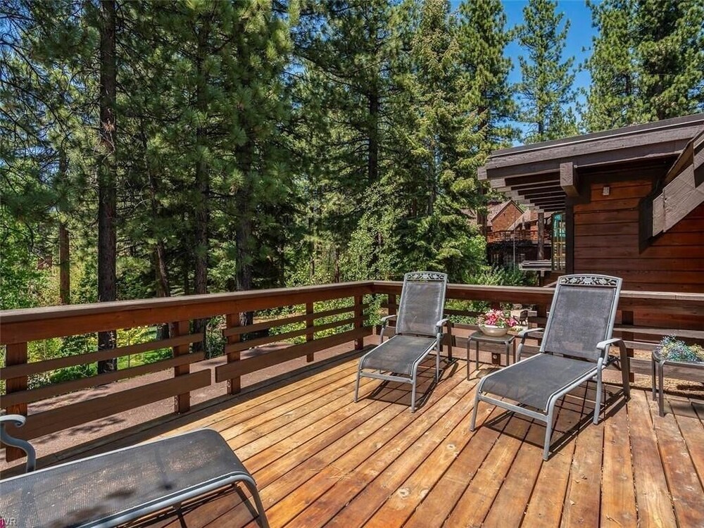 Lake Tahoe Vacations - Third Creek Comfort 2 Bedroom Townhouse by RedAwning - Property Image 10