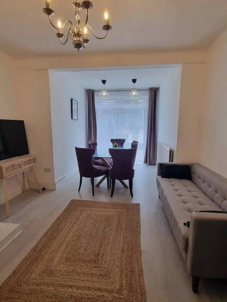 London Serenity House - 4 Bedrooms