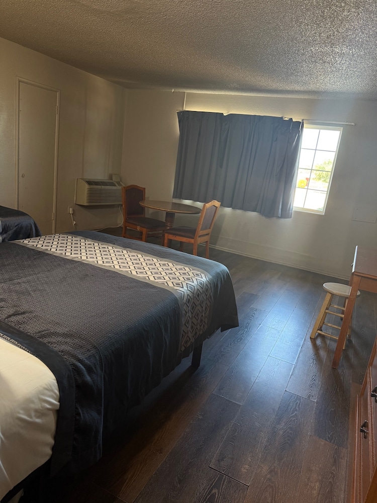 Apple Valley Motel