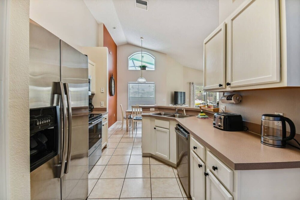 4BR Lake Berkley Home w/ Private Pool
