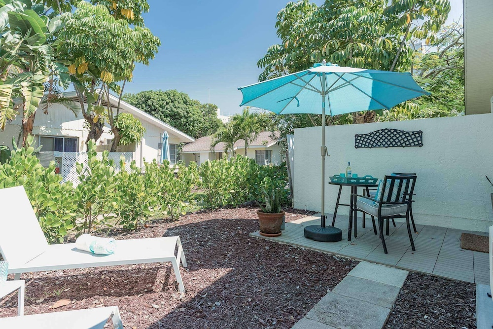 Pelican Gardens Studio 3 on Lido Key - Property Image 34