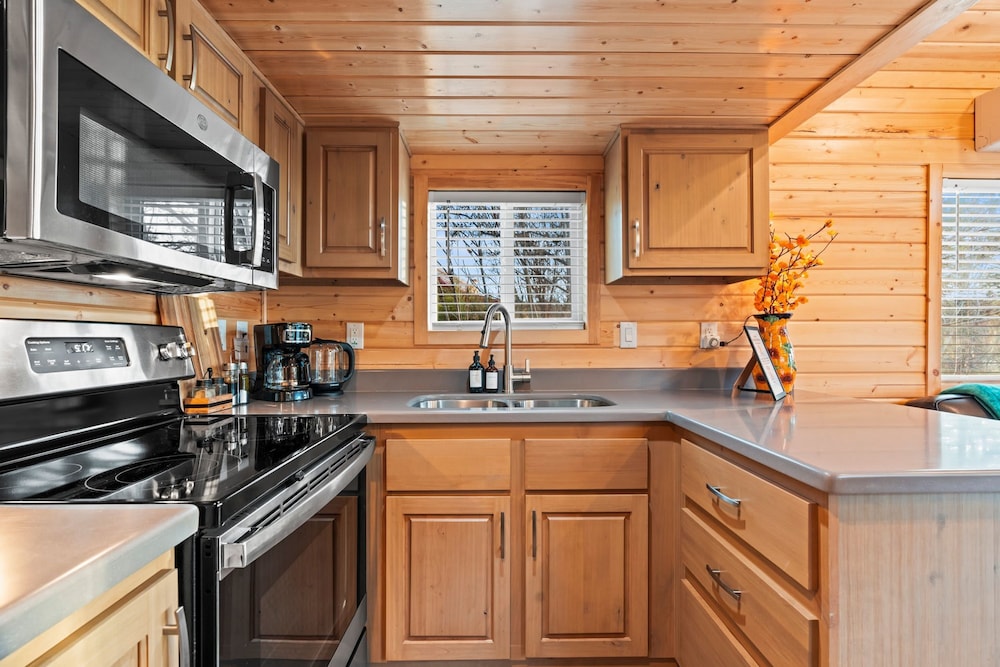NEW Moondance Majestic Mini Cabin Cathedral Rock