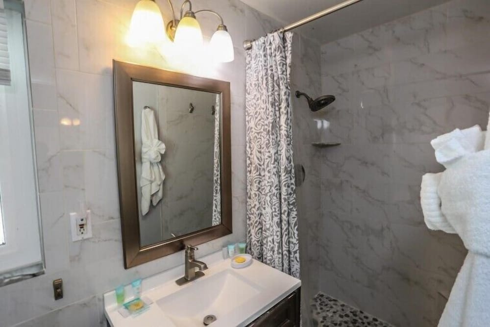 243 Miramar Street view 4