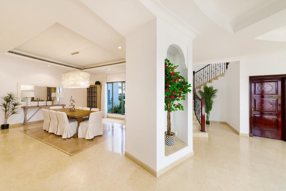 Manzil-6BR Lux Villa with Pvt Pool