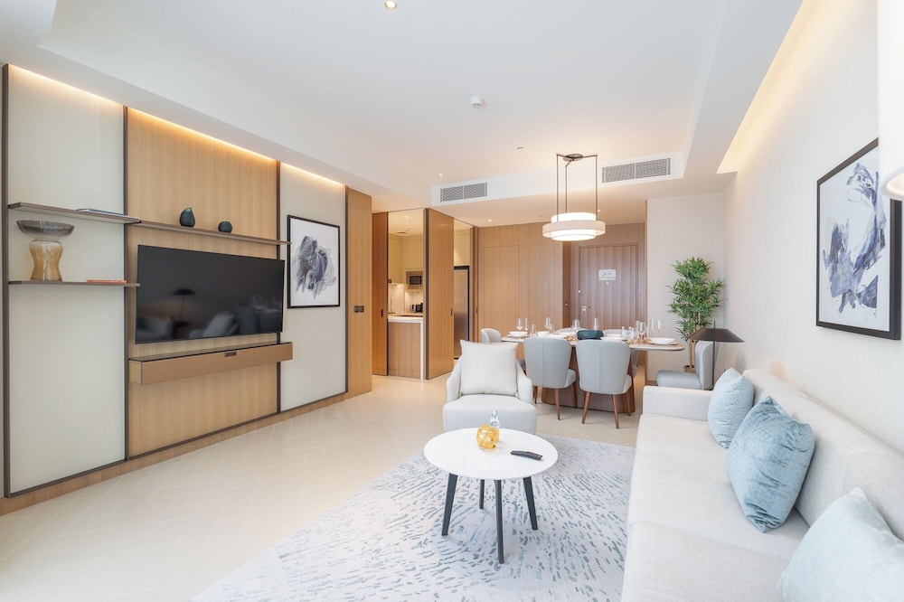Address Residences Dubai Opera - Burj Khalifa City Views 2 & 3-Bedroom Apartment 1 minute walk to Burj Khalifa, Dubai Mall, Dubai Fountain by Heaven Crest