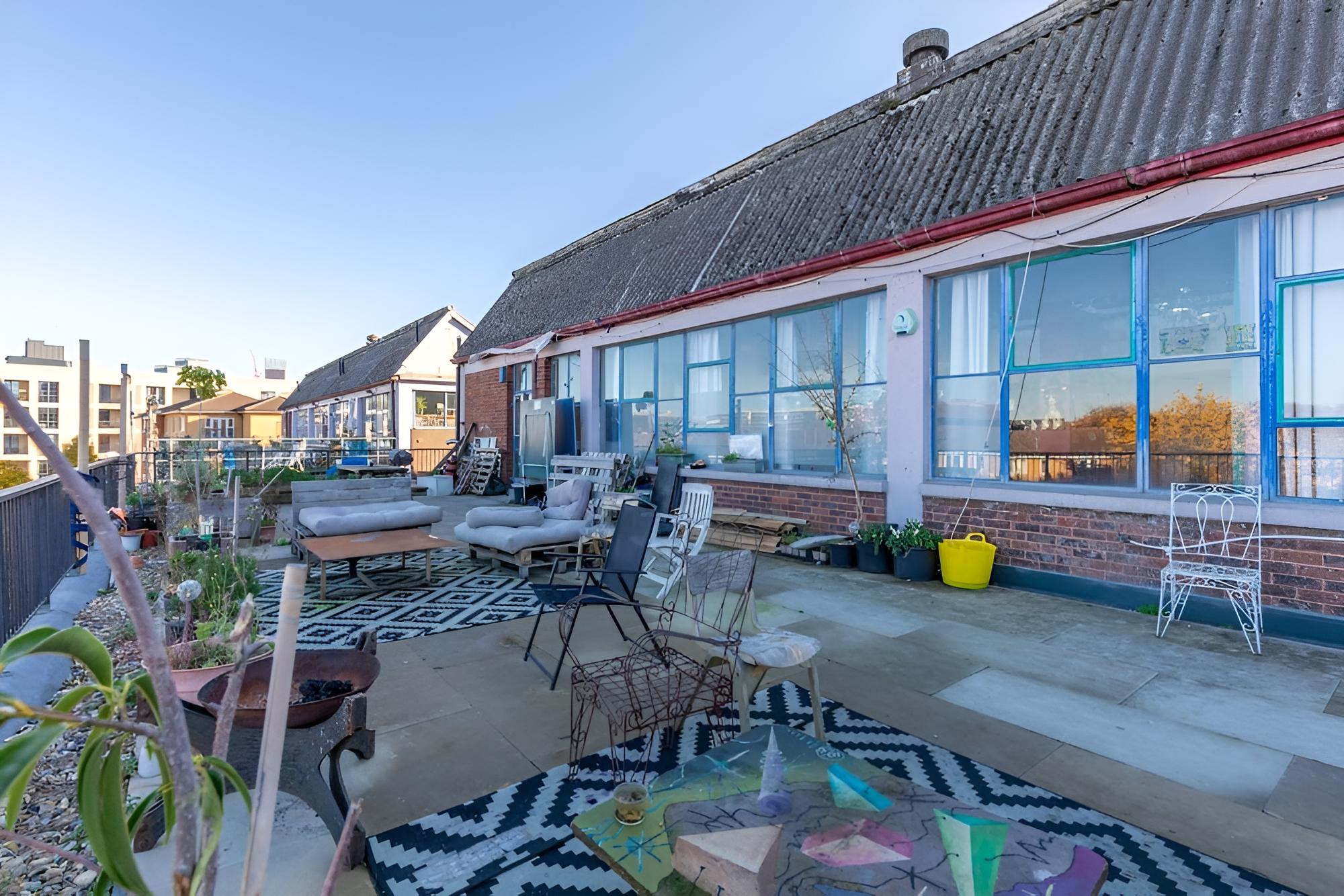 Trendy & Artistic Loft Hideaway, Hackney Wick!