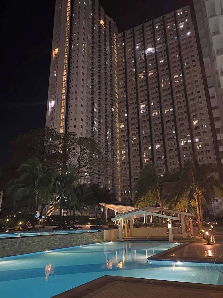 Modern Condo Retreat in Quezon City With Resort-style Pool