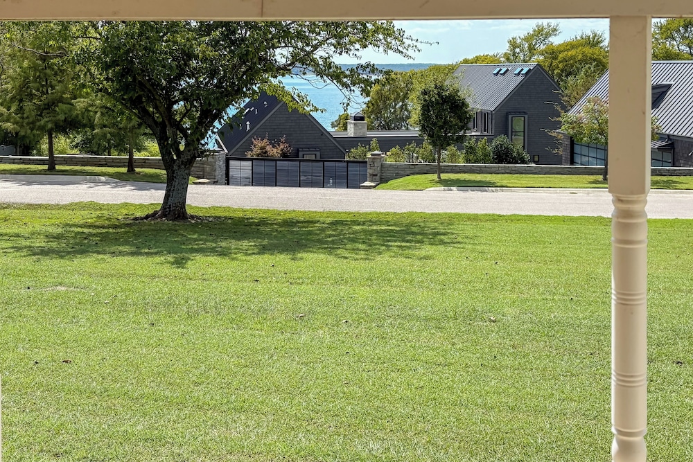 Walk to Marina: Family Home w/ Yard in Kingston
