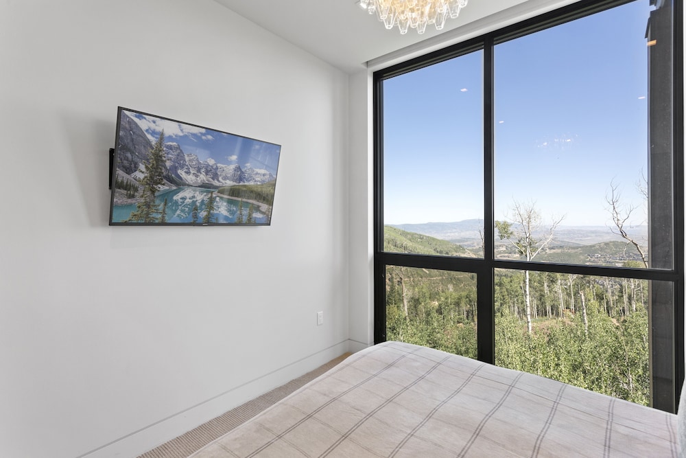 One Empire Pass Lodge at Deer Valley Resort - Three Bedroom Residence #504 3 Condo